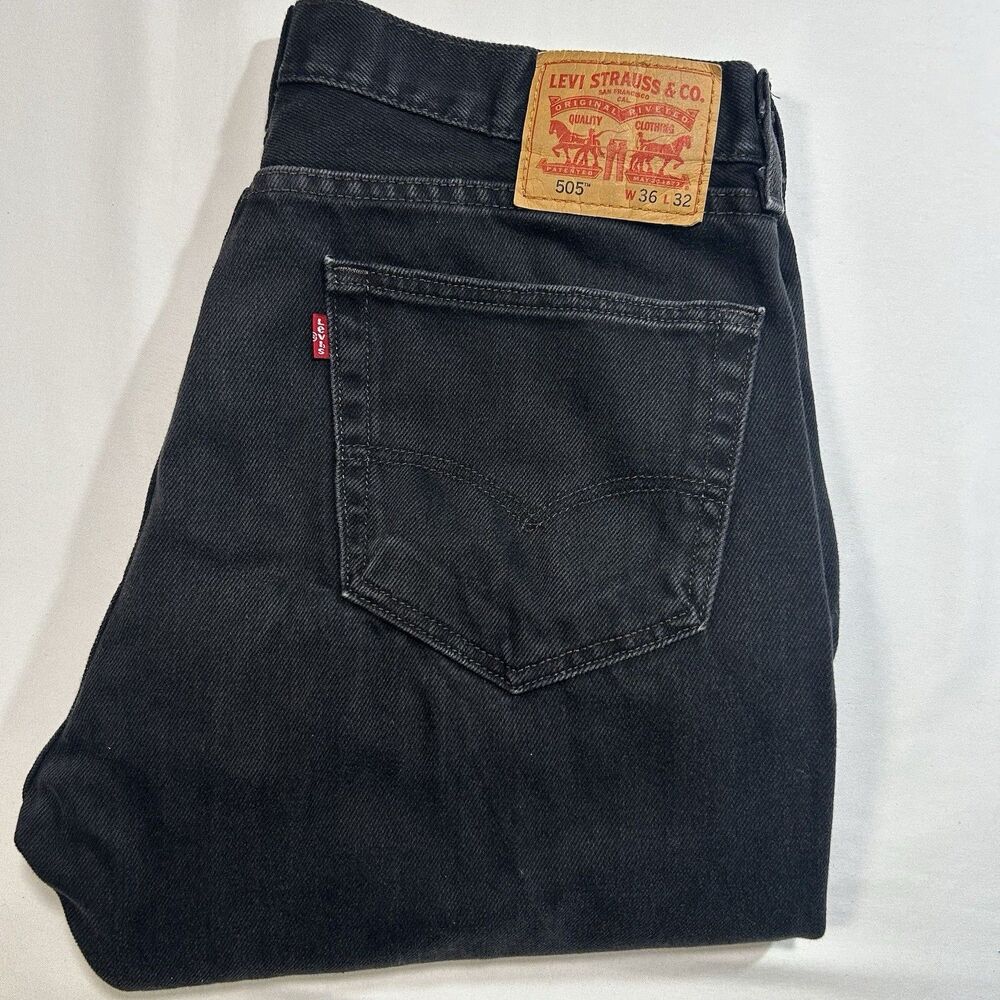 Men’s Levi's 505 Black Denim Jeans Size 36 X 32 Straight Leg